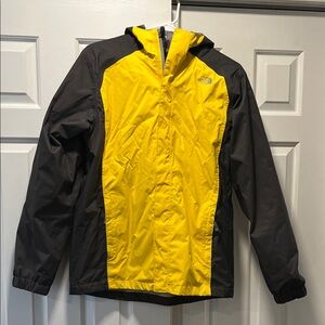 The North Face Boy’s Dryvent Rain Jacket l